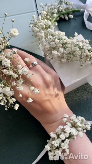 Украшения из живых цветов