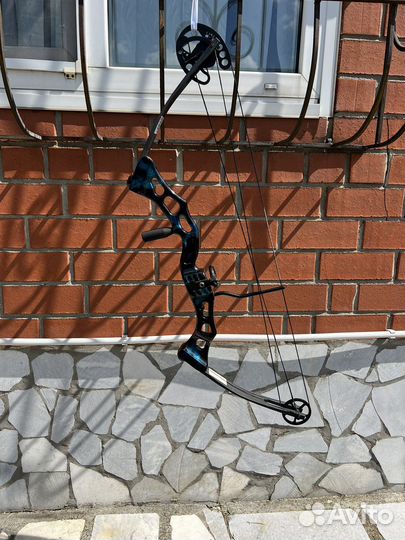 Лук блочный для спортивной стрельбы