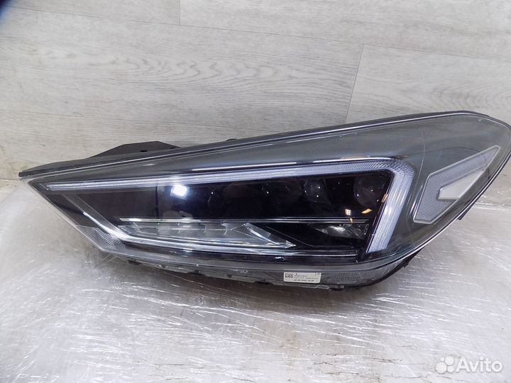 Фара левая Hyundai Tucson