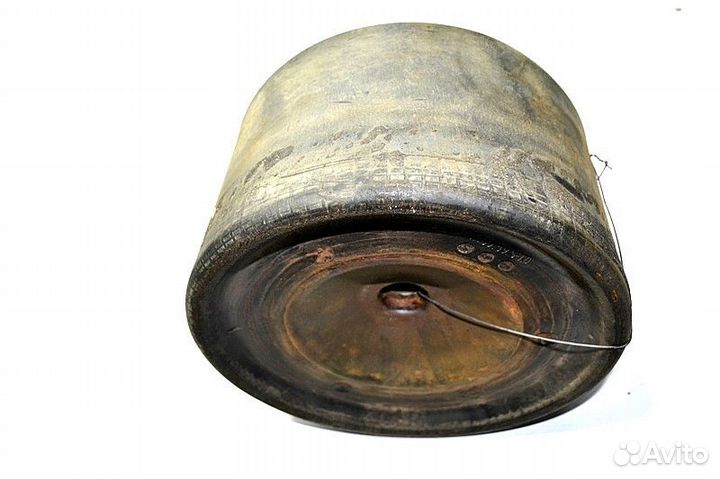 Стакан пневмобаллона прицепного моста, левый schmi