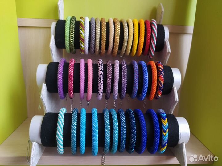 Браслет из чешского бисера