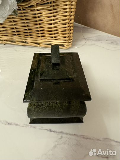 Шкатулка из малахита