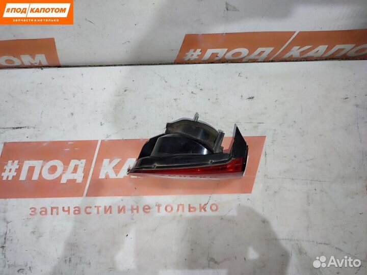 Фонарь крышки багажника правый Volkswagen Tiguan