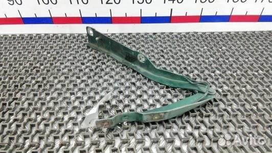 Петля капота jeep grand cherokee WJ (81C06D502)