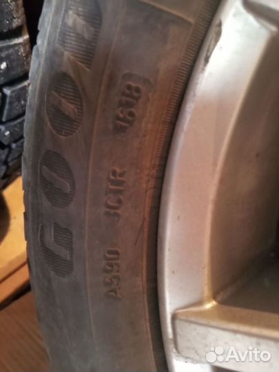 Goodyear Ultragrip Ice Arctic 185/60 R15 88