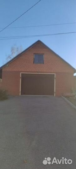 Секционные ворота