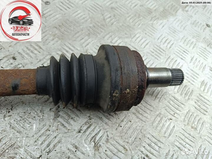 Полуось задняя б/у Mercedes W203 (C) A2033506656