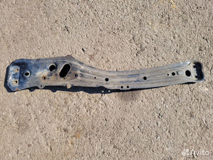 Балка продольная на Avensis 1