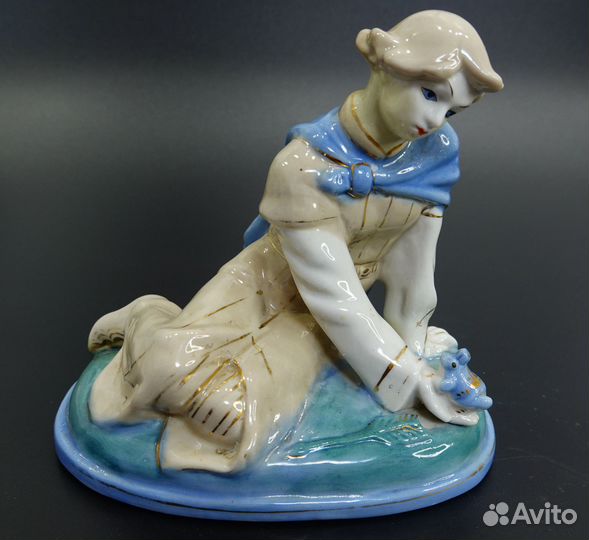Статуэтка Иванушка и лягушка фарфор Гжель СССР