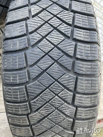 Pirelli Ice Zero FR 215/55 R18 99H