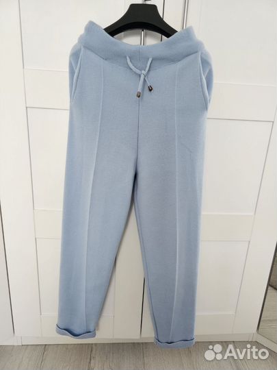 Вязаный костюм женский