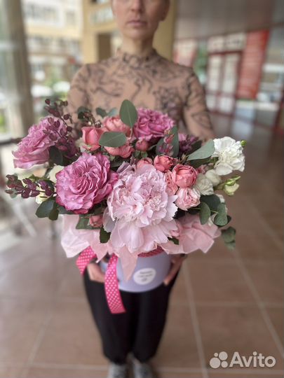 Шляпные коробки с цветами