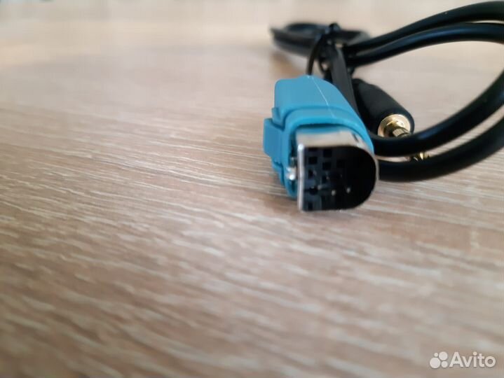 Aux адаптер для Alpine с разъёмом KCE236