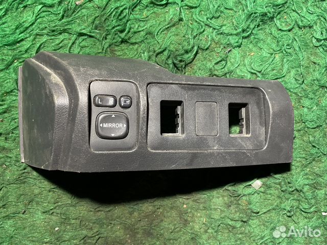 Накладка торпедо левая toyota camry v40 06-11