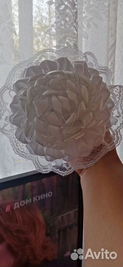 Большие белые банты