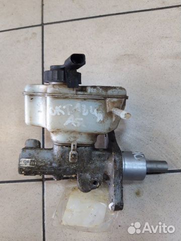 Главный тормозной цилиндр Skoda Octavia A5