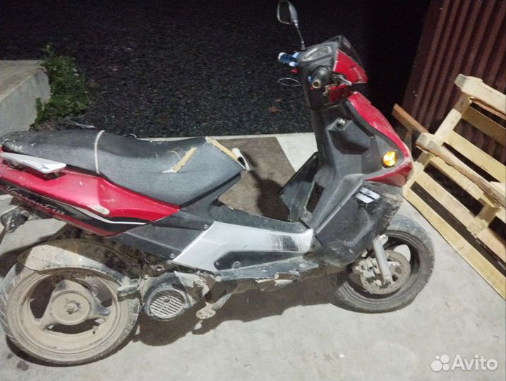 Продам скутер 180 кубов