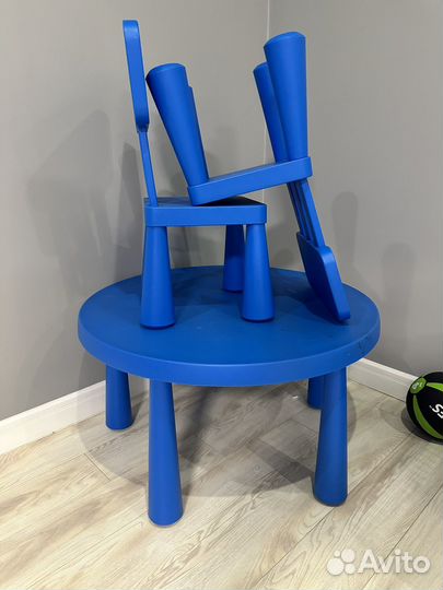 Столик детский и стульчик