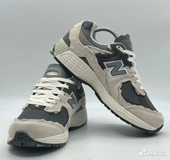 Кроссовки New Balance 2002r LUX