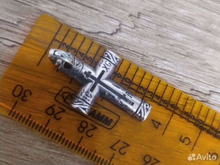 Серебряный крестик