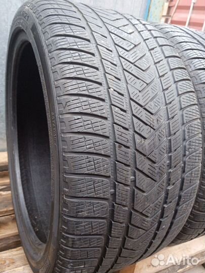 Pirelli Scorpion Winter 305/30 R21