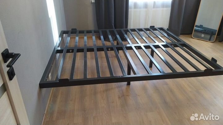 Парящая кровать металлокаркас 160 на 200