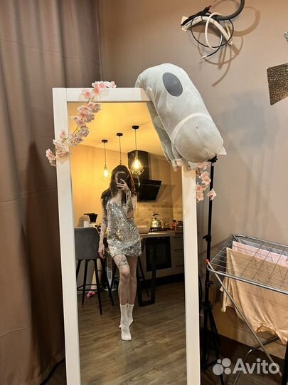 Блестящее платье