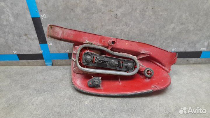 Фонарь задний левый Peugeot 306 1.6 10FX1Z MT 1999