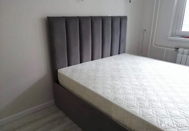 Кровать двухспальная с подьемным механизмом