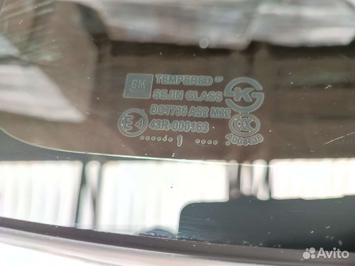 Форточка Chevrolet Orlando хром правая