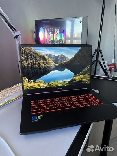 Новый ноутбук Msi Katana gf76 17.3 RTX 2050