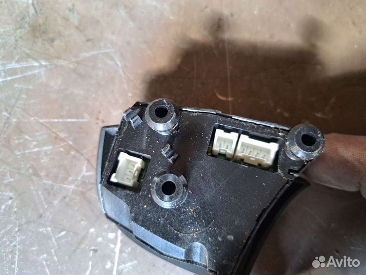 Кнопки рулья Volvo C30 S40