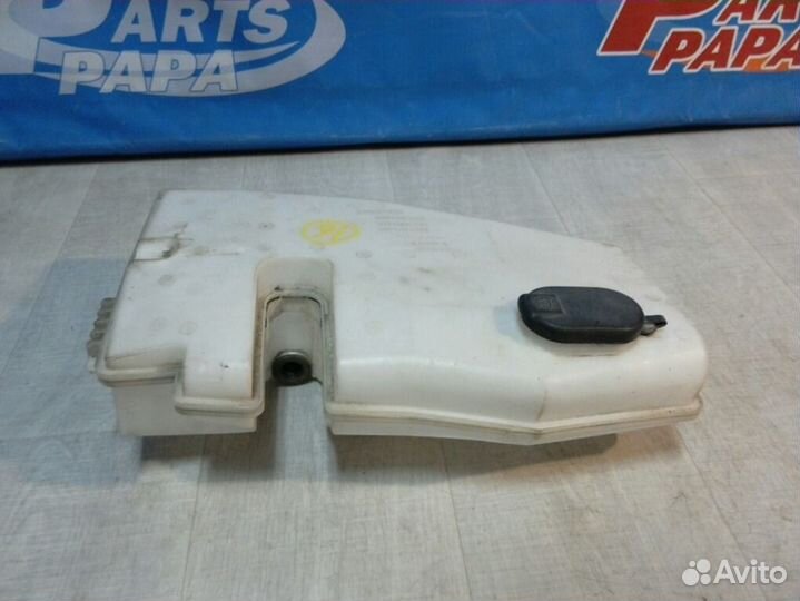 Бачок омывателя Renault Duster 1 1.5 K9K884 2012