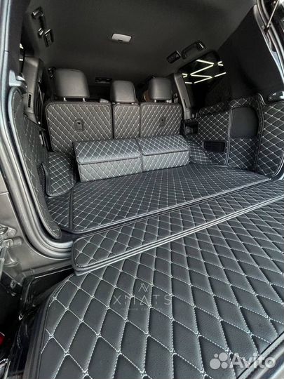 3D коврики в багажник Toyota Land Cruiser 200