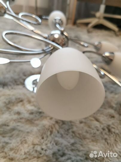 Люстра потолочная с плафонами