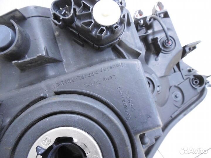 Фара правая RAV 4 2013