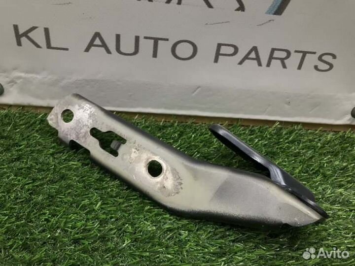 Петля капота передняя правая Audi A6 С6 ASB 2007