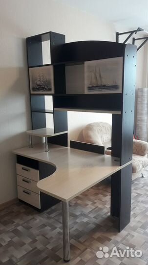 Стол компьютерный