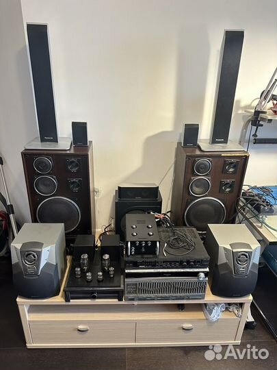 Комбинированный музыкальный центр из трех центров