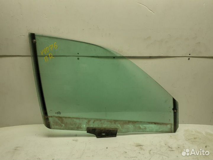 Стекло двери передней правой Audi A6 C4