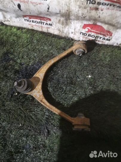 Рычаг подвески верхний передний правый Lexus Gs300