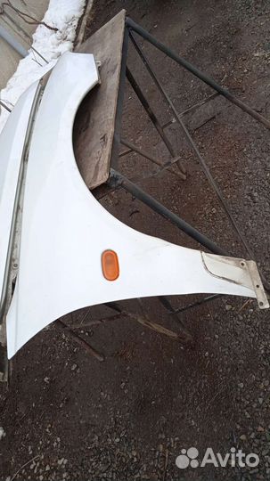 Капот на mitsubishi galant 8поколения