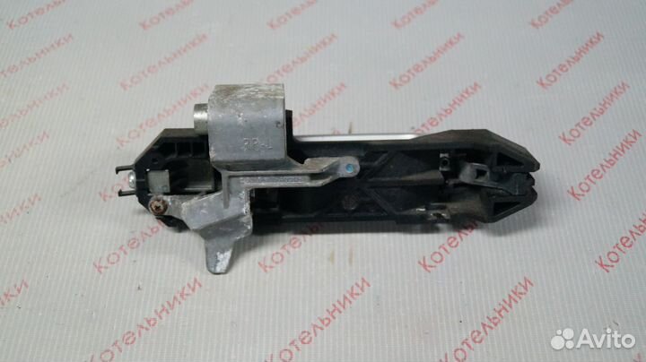 Nissan 82611-EL00B Ручка задняя левая