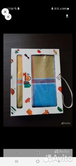 Шелковистая скатерть с салфетками