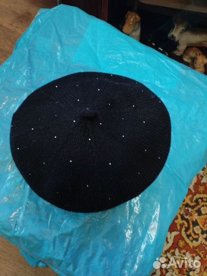 Берет чёрный, женский, украгеный белыми стразами