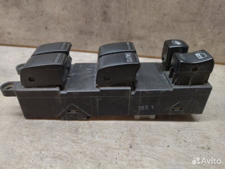 Блок управления стеклоподъемниками передний правый