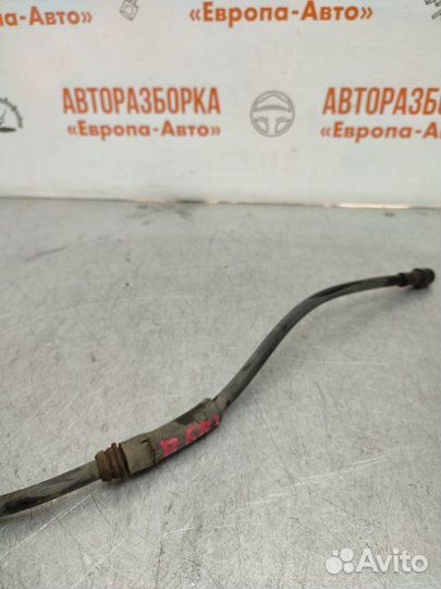 Шланг тормозной передний правый Volkswagen Passat