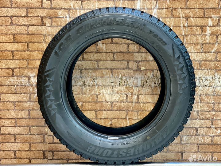 Bridgestone Ice Cruiser 7000 205/60 R16