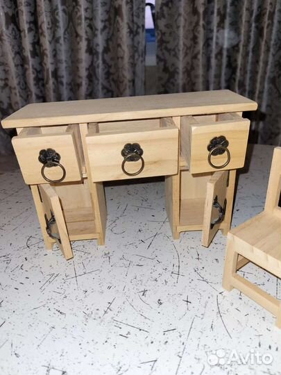 Шкатулка в форме стола