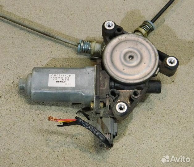 Стеклоподъемник передний правый Ford Escape 03г